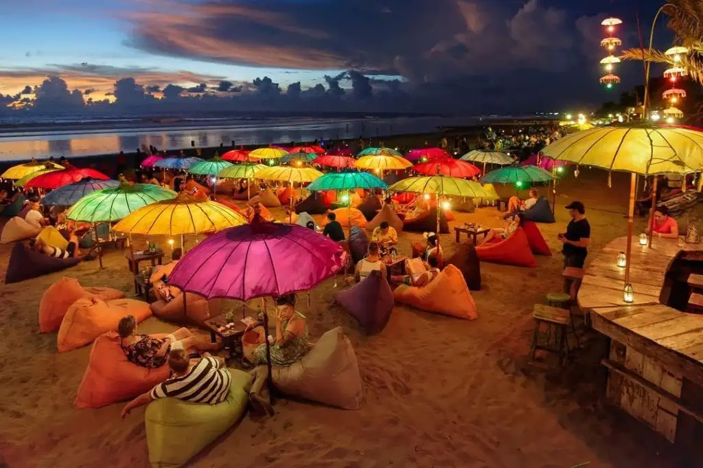 Libuaran Suasana Romantis Pantai Double Six Bali