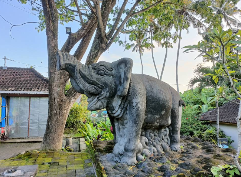 patung gajah