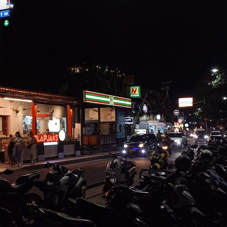 kuta malam hari